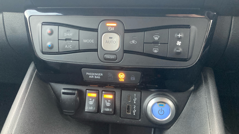 Nissan LEAF 110kW N-Connecta 39kWh 5dr Auto Electric Hatchback